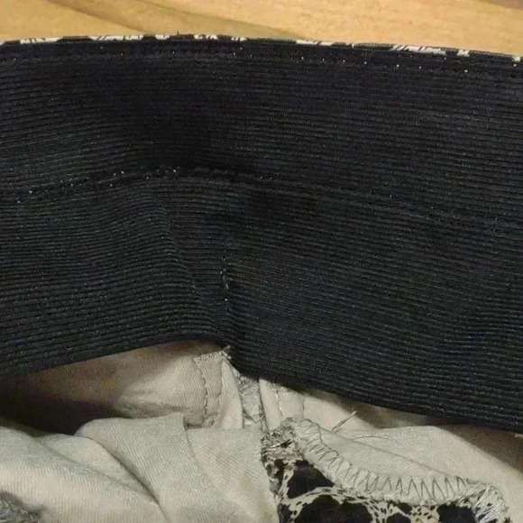 Coco + Carmen Leopard Print Raw Hem Strech Pull On Skirt Size small - Picture 5 of 6